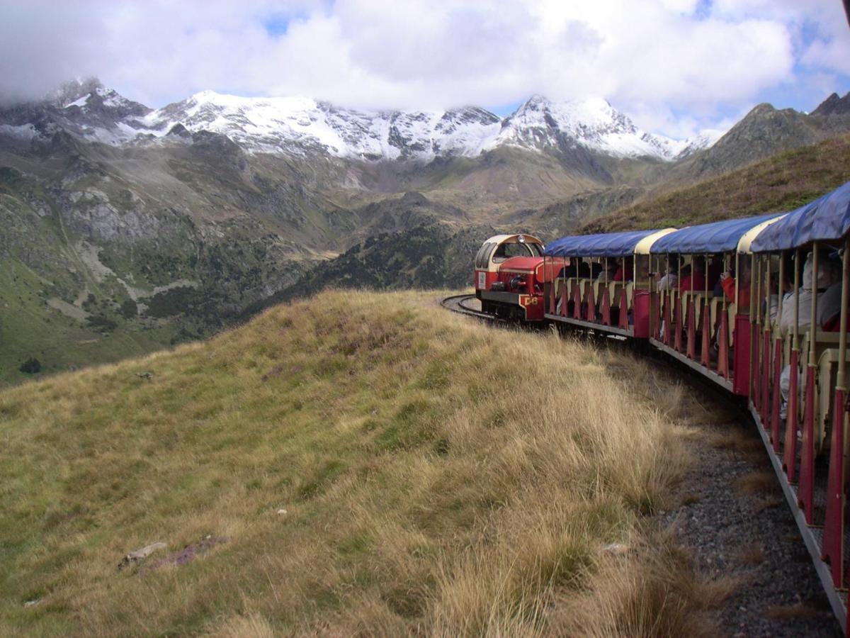 Green Bike Pyrenees Louvie Juzon Εξωτερικό φωτογραφία