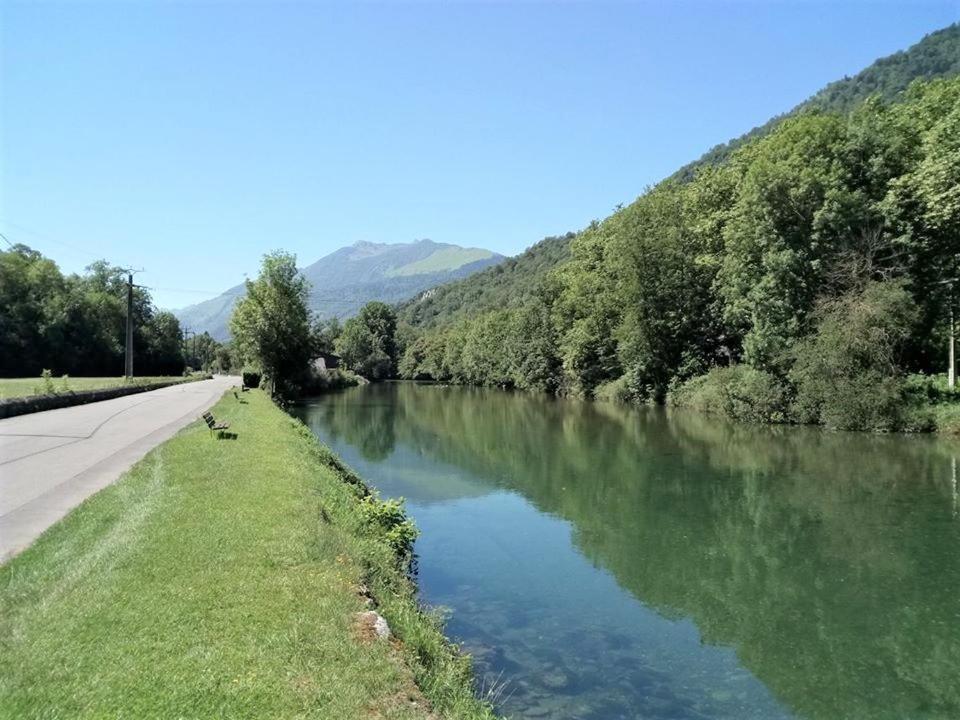 Green Bike Pyrenees Louvie Juzon Εξωτερικό φωτογραφία